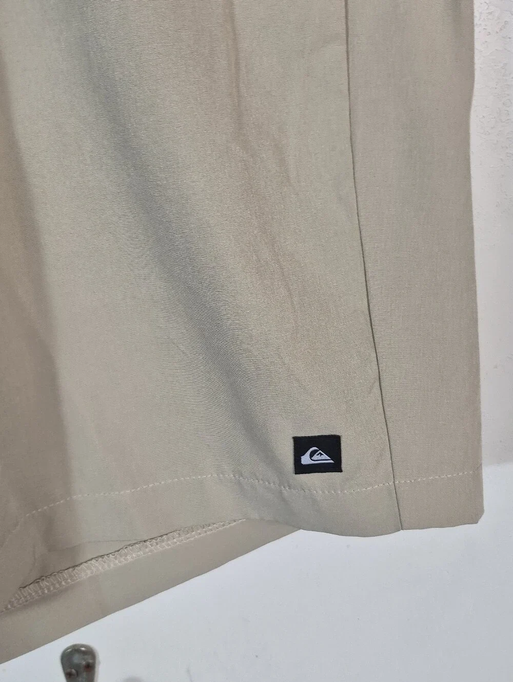 Quicksilver Men's Beige Tan Flat Front Shorts 42